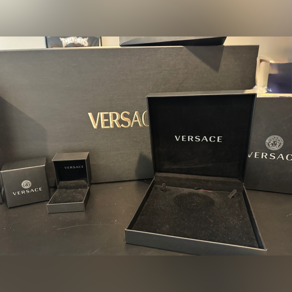 Empty Versace boxes - Picture 3 of 5